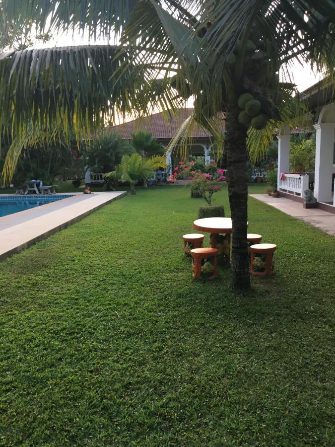 Palm Gardens Resort, Bang Saphan Exterior photo