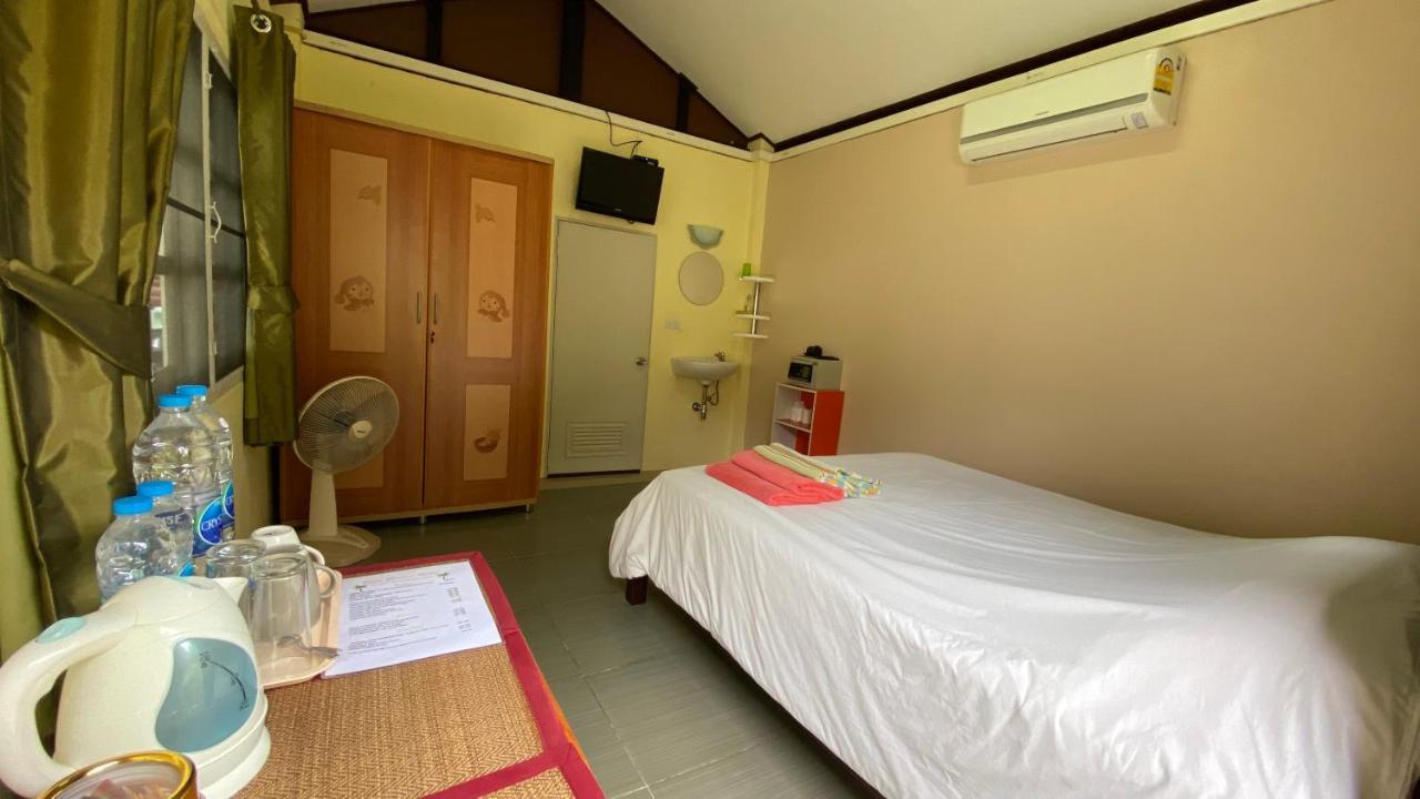 Palm Gardens Resort, Bang Saphan Exterior photo