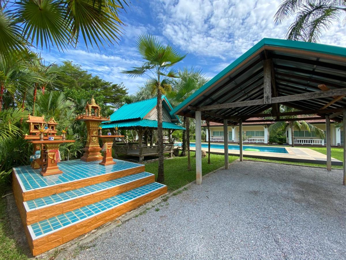 Palm Gardens Resort, Bang Saphan Exterior photo