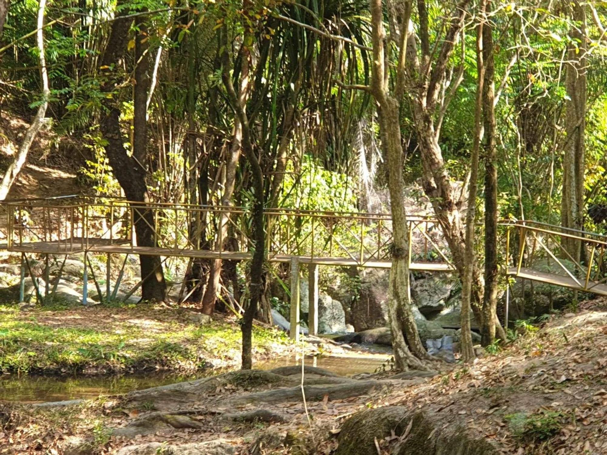 Palm Gardens Resort, Bang Saphan Exterior photo