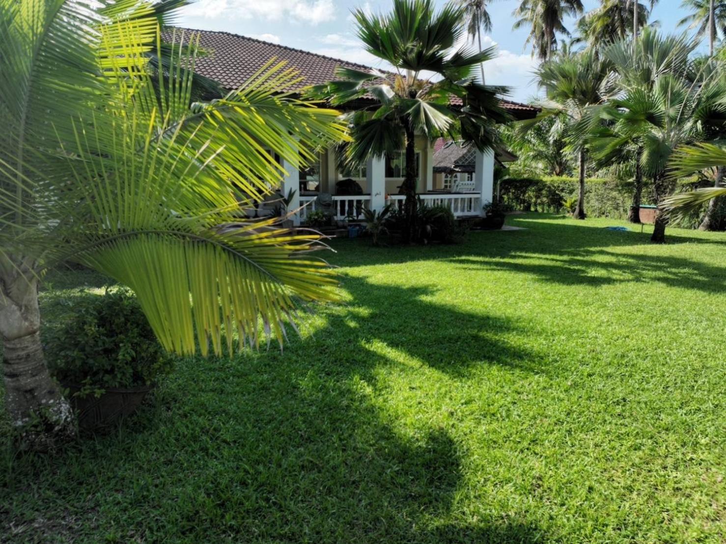 Palm Gardens Resort, Bang Saphan Exterior photo